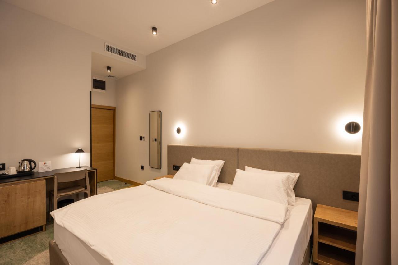 Hop Inn Rooms & Suites Beograd Bagian luar foto