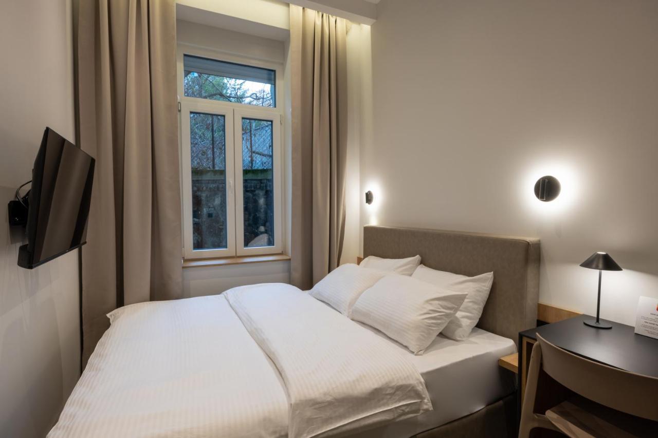 Hop Inn Rooms & Suites Beograd Bagian luar foto