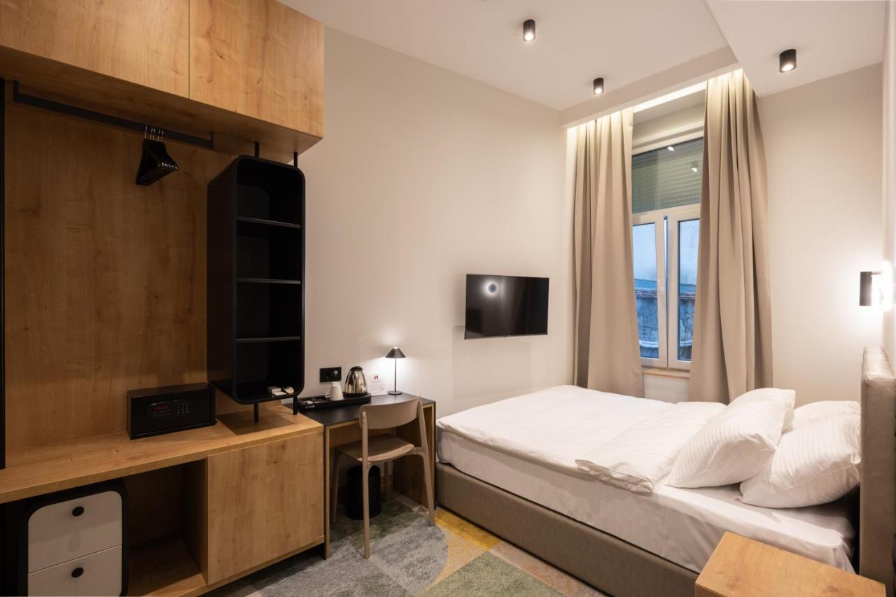 Hop Inn Rooms & Suites Beograd Bagian luar foto